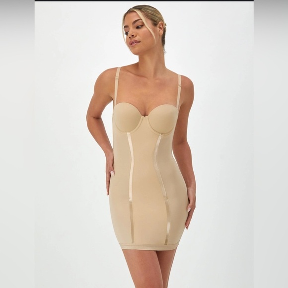 Maidenform Other - Maidenform Ultra-Firm Control Convertible Shapewear Slip with Underwire Support